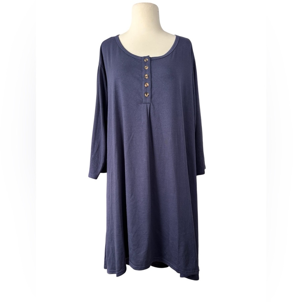 Elegant Women's Navy Tunic Top